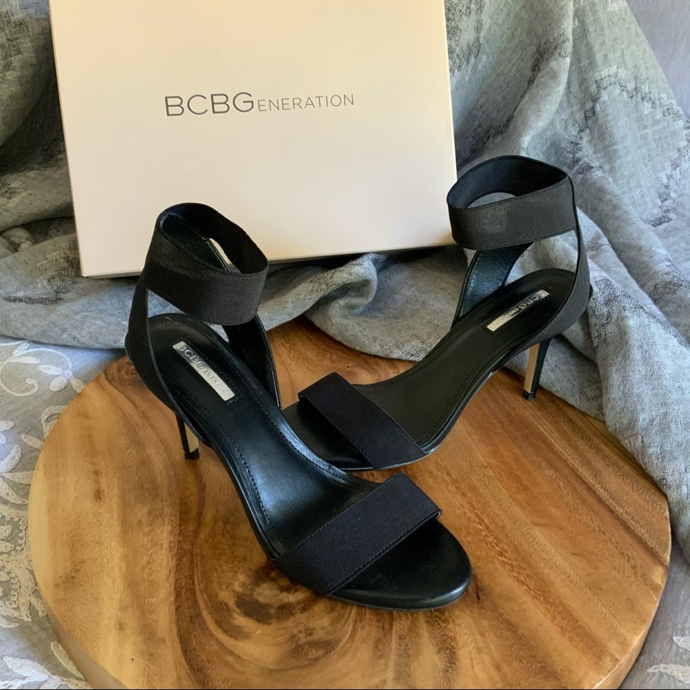 BCBGeneration Black Size 7 - 3 inch heel
